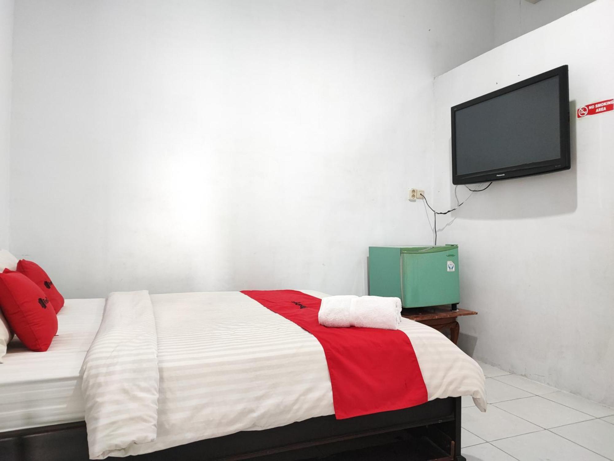 Reddoorz Syariah Near Universitas Batanghari Jambi Exterior photo