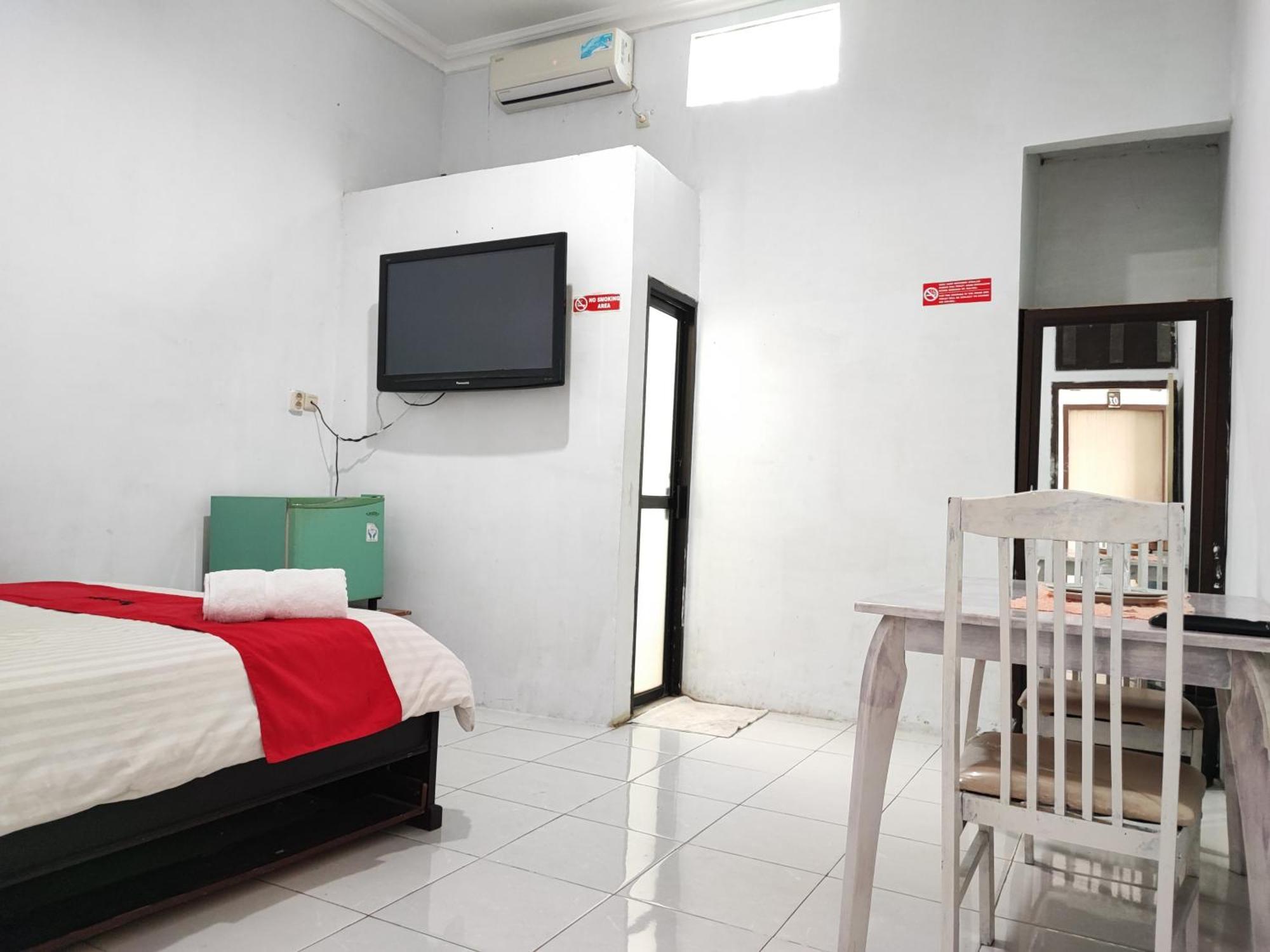 Reddoorz Syariah Near Universitas Batanghari Jambi Exterior photo